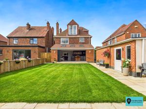 Rear Aspect - click for photo gallery